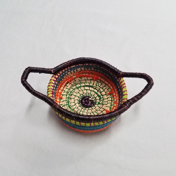 Small Multicolored Sweet Grass Basket - Picture 5 of 6